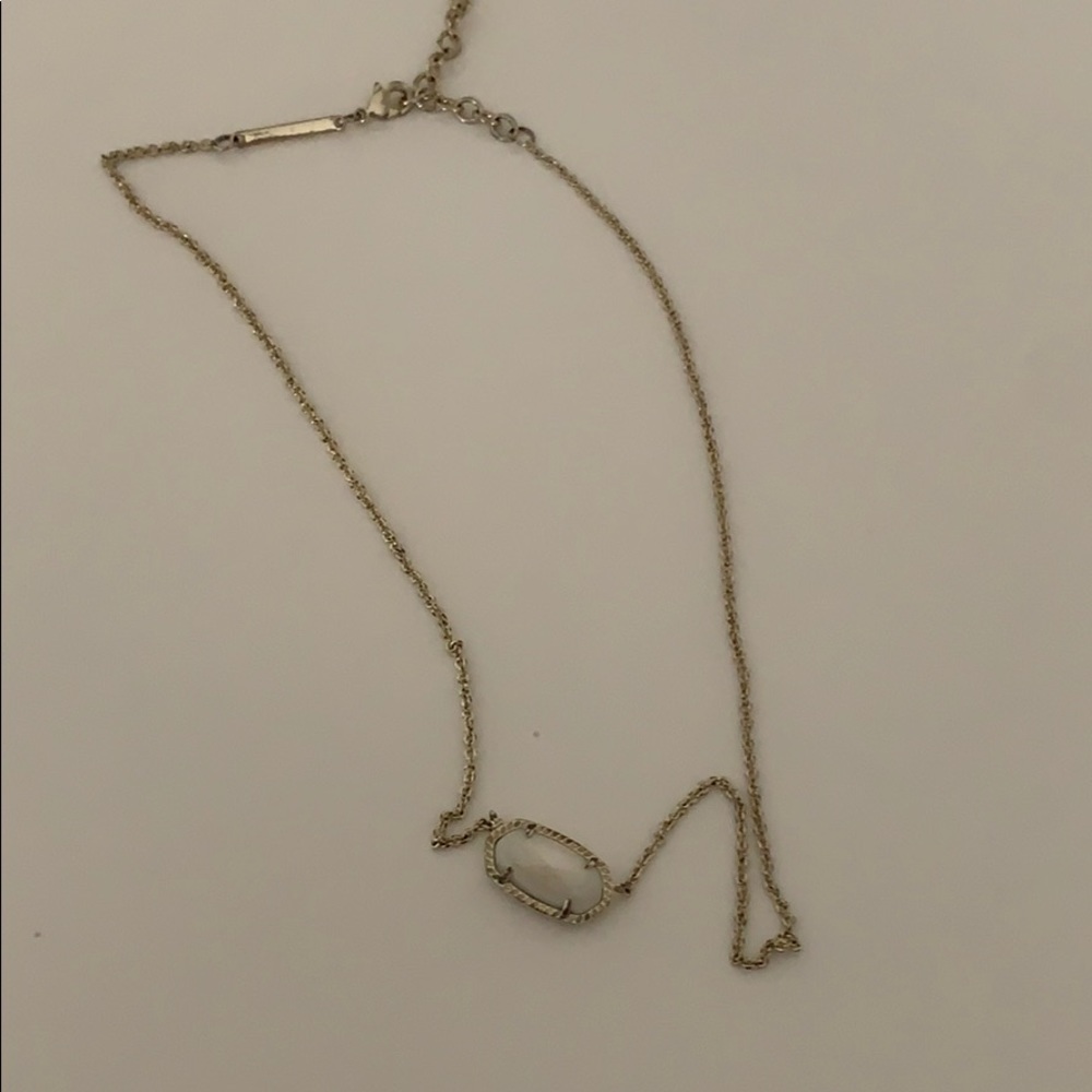 White and gold Kendra Scott necklace